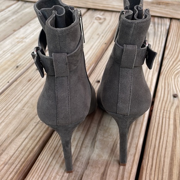 EUC- BCBGeneration Cassia Gray Peep Toe Suede Bootie Size 7M - Picture 16 of 16